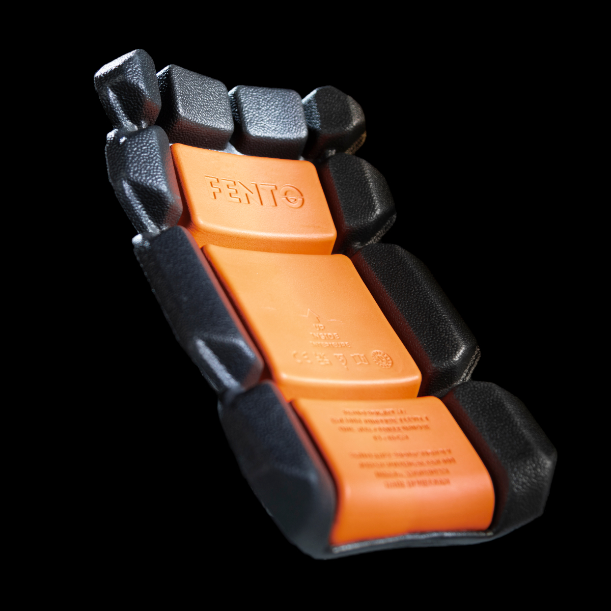 2000x2000_fento_pocket_m2_black_2_-_dakmaterialen.com